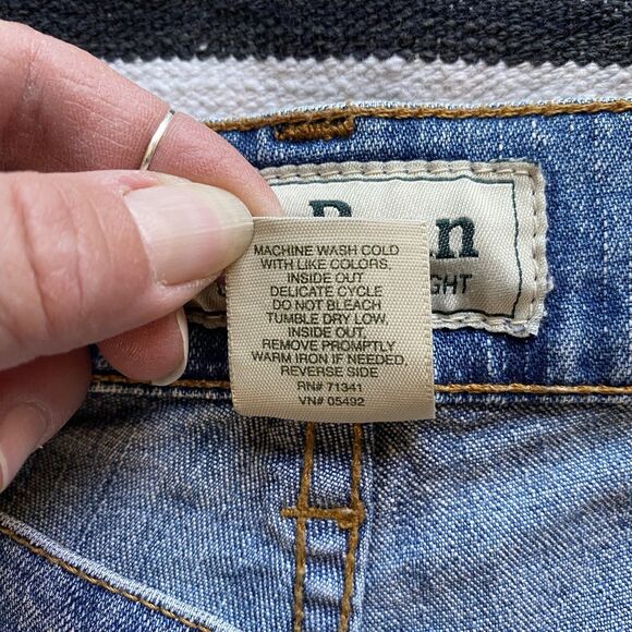 LL Bean Classic Fit Straight Denim Jeans. Size 8 T. Medium Wash. Cotton/Spandex. - Picture 11 of 13